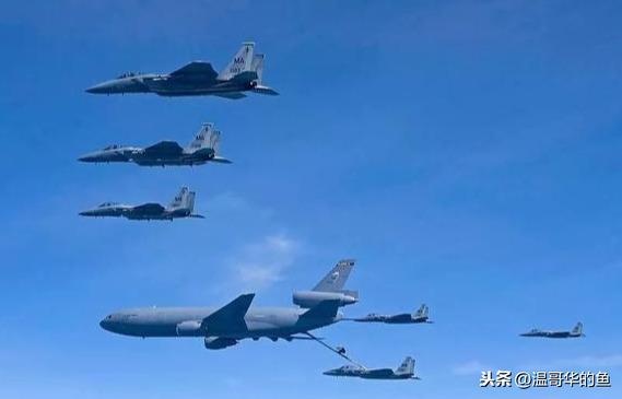 很多人好奇飛機(jī)在空中是怎么加油的，聊聊空中加油細(xì)節(jié)