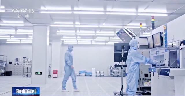 當(dāng)手機(jī)電腦都加上“AI”前綴 生活會(huì)發(fā)生什么變化……