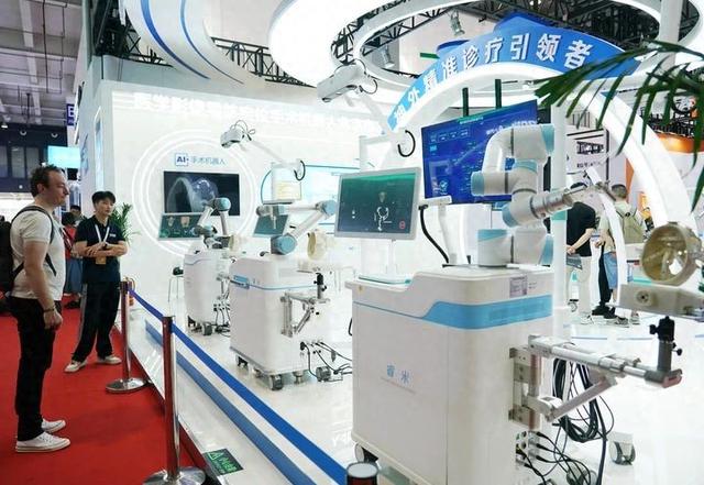 AI執(zhí)掌手術(shù)刀，數(shù)字醫(yī)療將面臨哪些機遇和挑戰(zhàn)？